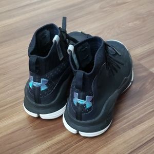 Stephen Curry UA basketball shoes